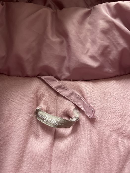 Kurtka z futrzanym kołnierzem 116