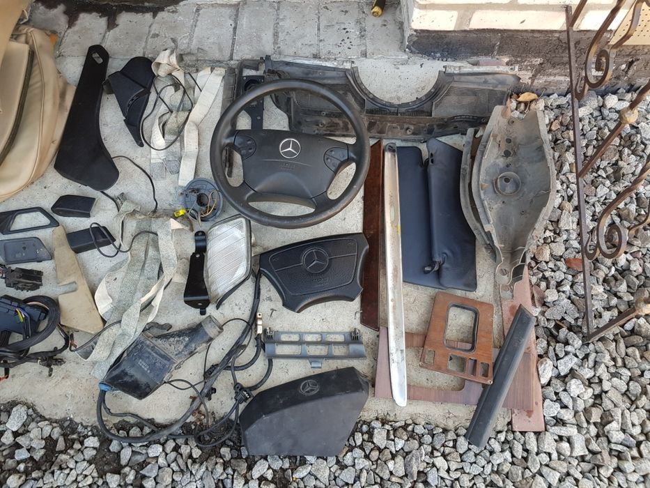 Накладка на пульт сидений на мерседес 124,126