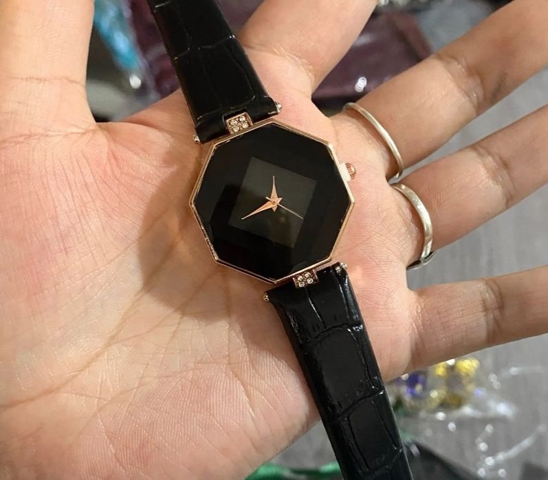 Set de 5 peças - Relógio, Brincos,  Fio e Anel - Ctt Grátis