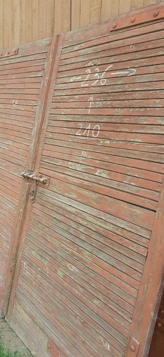 Drzwi garażowe - drewniane