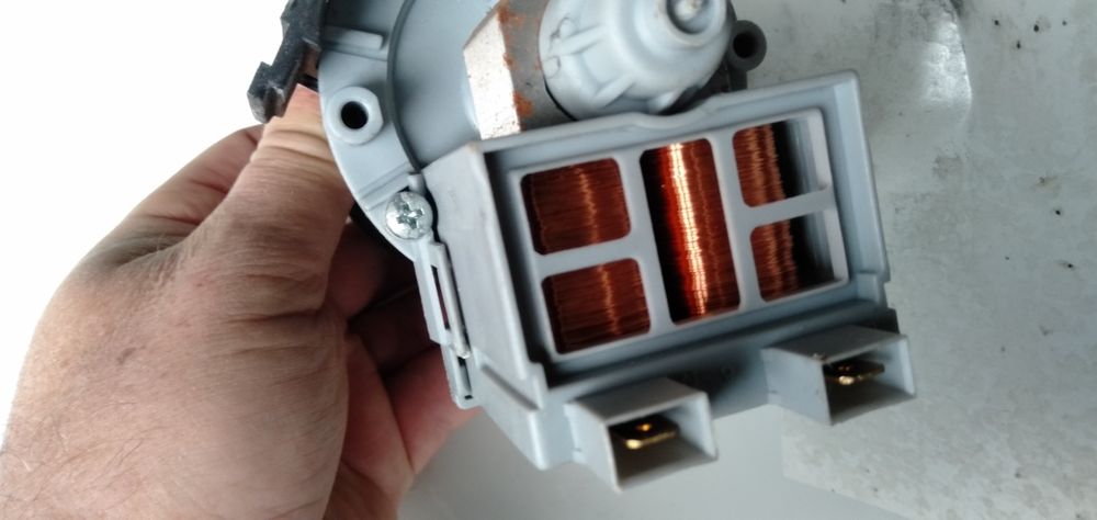 Pompa wody pralki Indesit