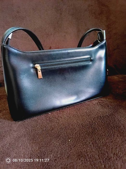 Жіноча шкіряна сумочка, нова, італійського бренду.