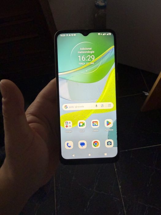 Moto e13 em bom estado