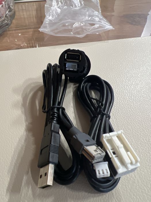 AUX USB адаптер в авто