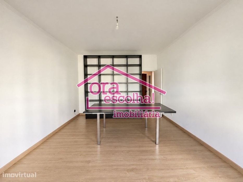 Apartamento T3 com Suíte, Roupeiros, Varanda e Marquise nas Paivas!