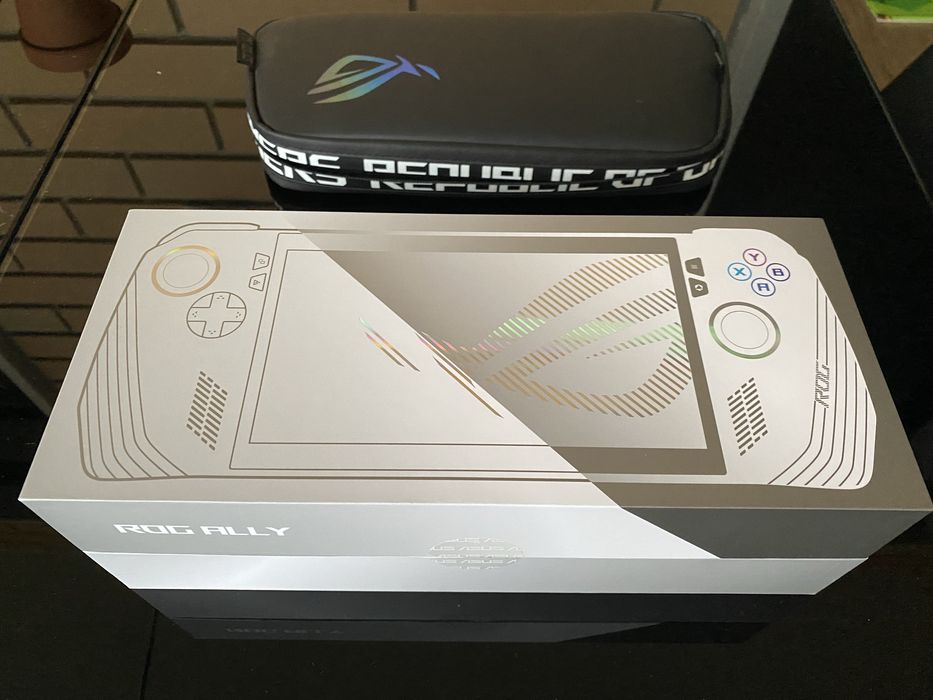 Consola ASUS ROG Ally 512gb + bolsa NOVAS