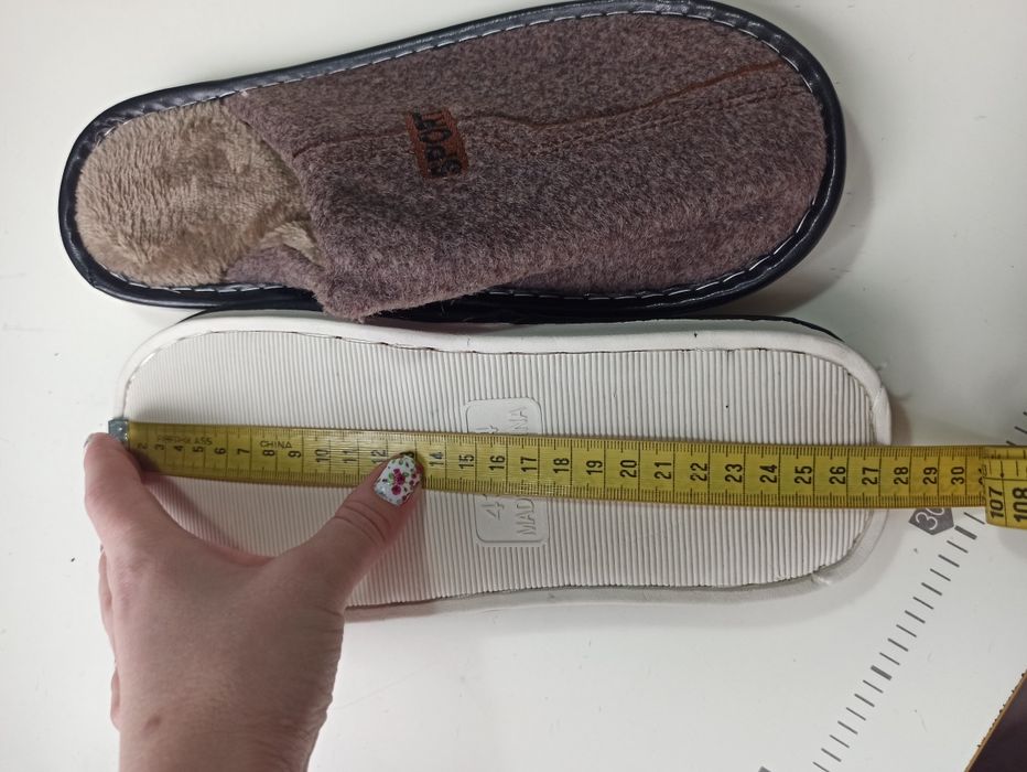 Новые мужские тапочки