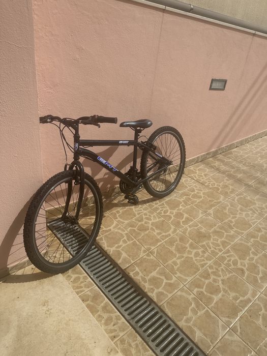 Bicicleta praticamente nova