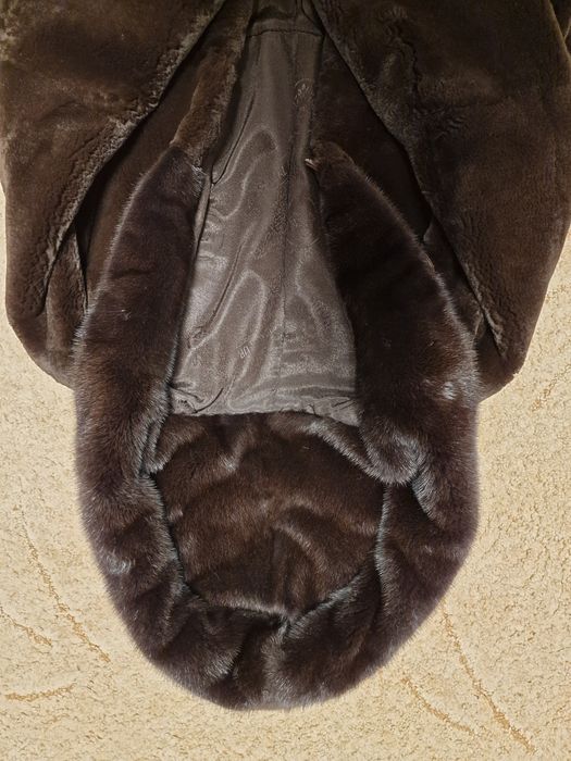 Продам норкову  шубку . Розмір  44- 46 ( М)  - 7000грн