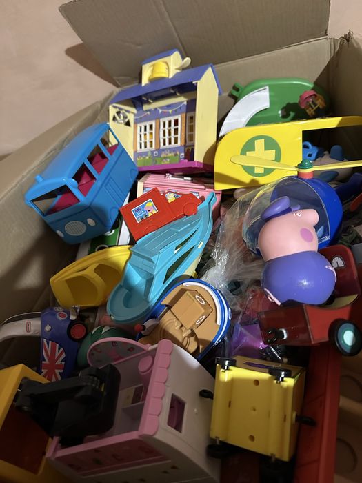 РОЗПРОДАЖ!На фото не все! Різні набори свинки Пеппи