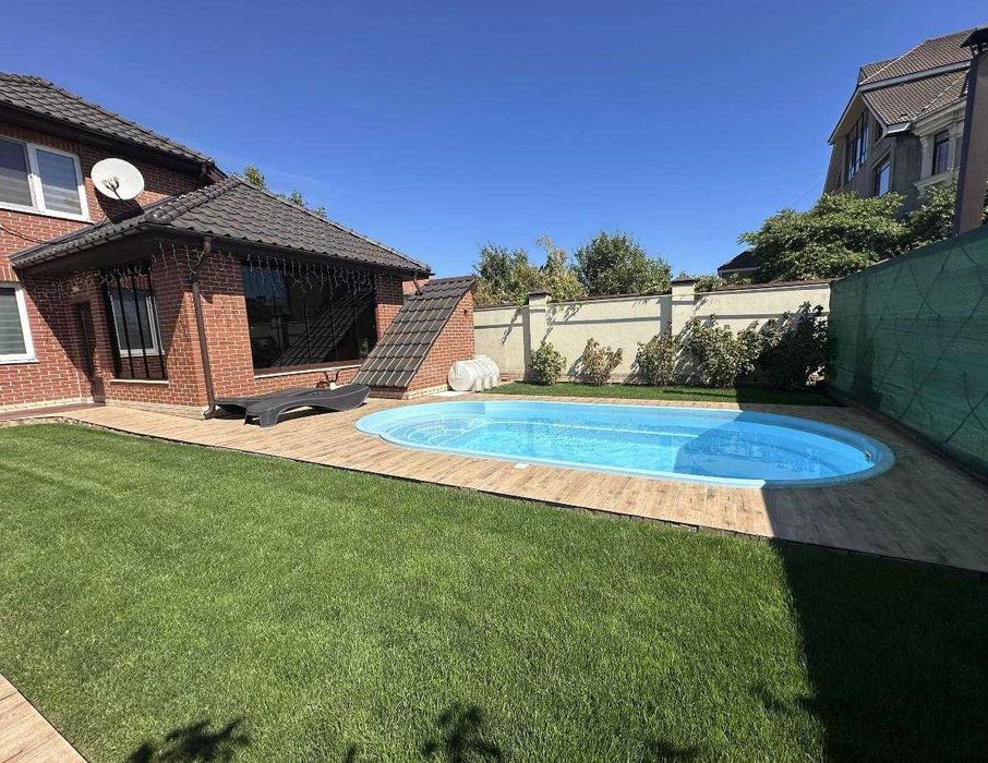 два дома по цене одного!!! Совиньон, бассейн