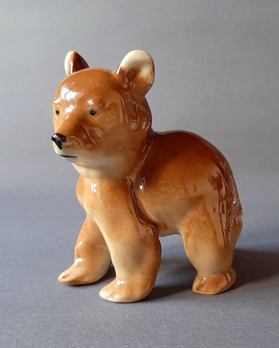 Figurka porcelanowa niedźwiadek