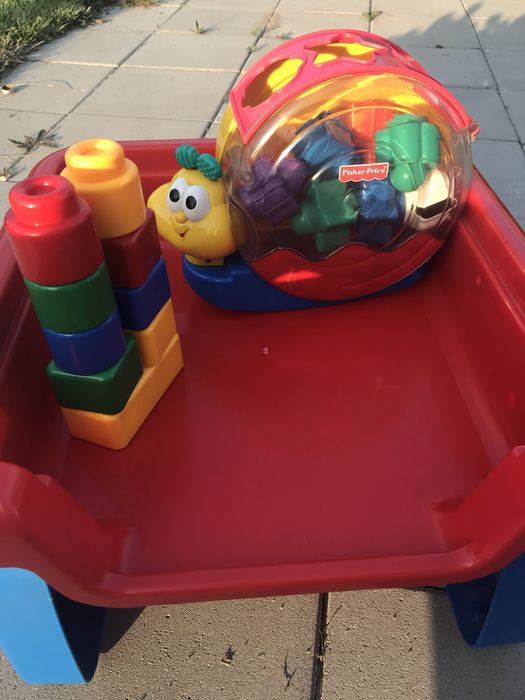 Stolik edukacyjny chicco ślimak fisher price