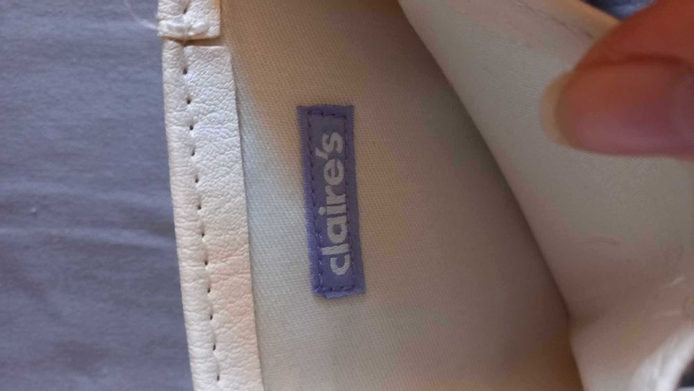 Niewielki biały portfel claire's