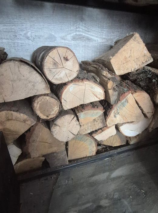 Suche drewno kominkowe