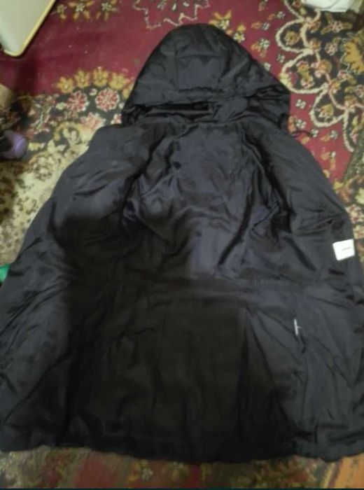 Віддам безкоштовно одяг для дівчат