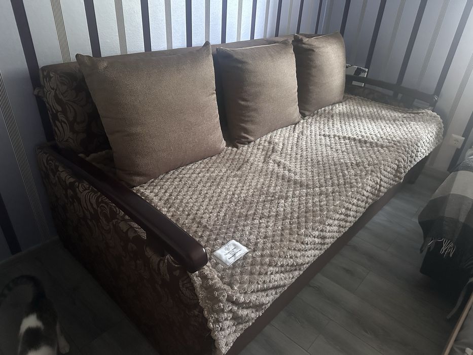 Диван б/у 6000 грн
