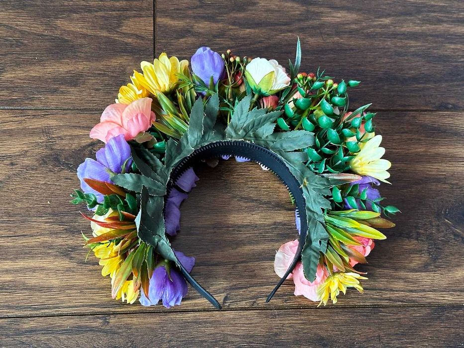 Обруч ободок на голову з квітами в українському стилі