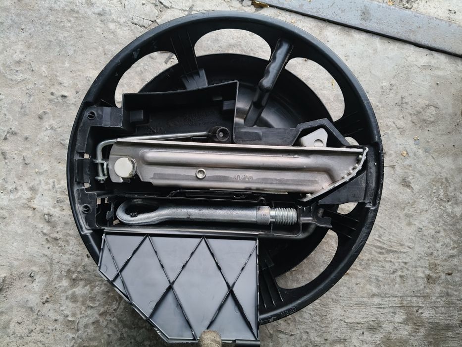 Вкладиш колеса запасного домкрат донкрат MERCEDES A2128980914