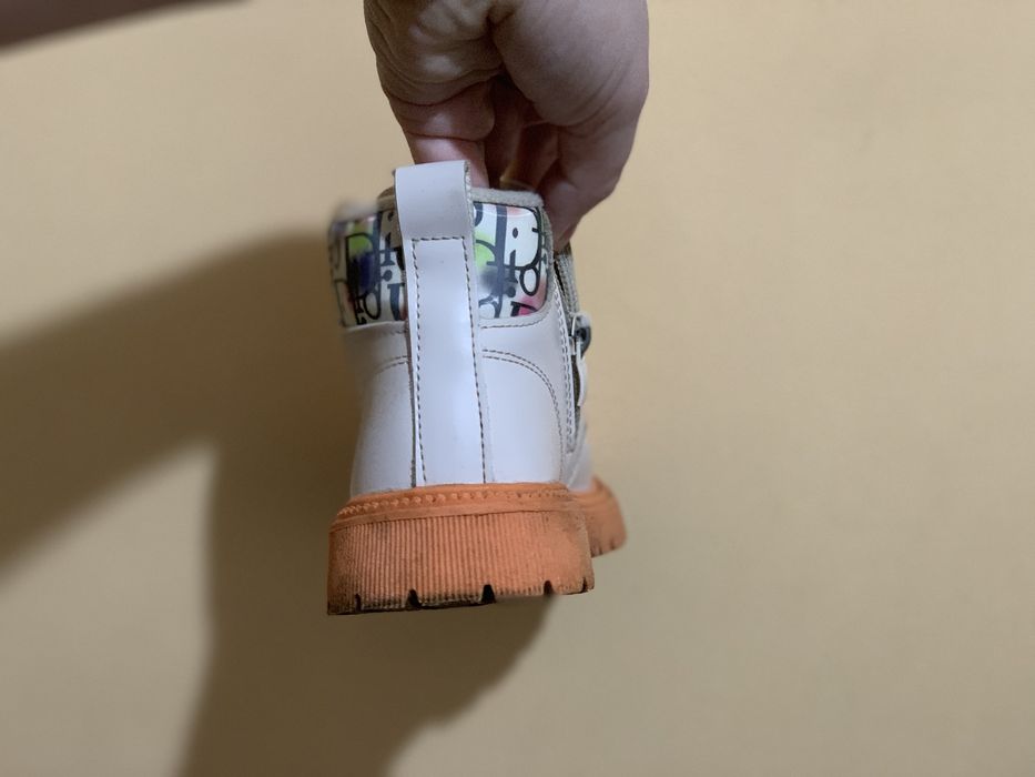 Демісезонні чобітки для дівчинки