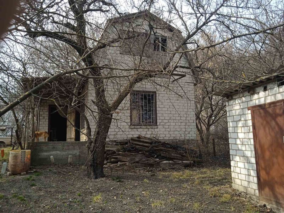 Продається двоповерховий будинок