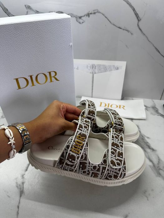 Літні тапочки Dior
