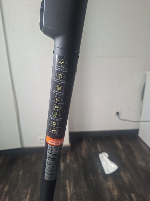Ninebot,  Modelo F20D