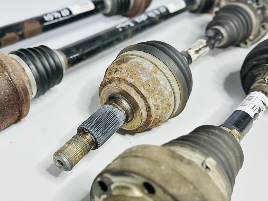 Полуось Audi Q5 8R Напіввісь Ауді Розборка Шрот Запчастини