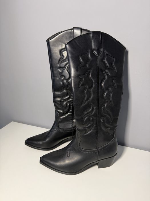 Казаки чорні/ковбойські чоботи stradivarius