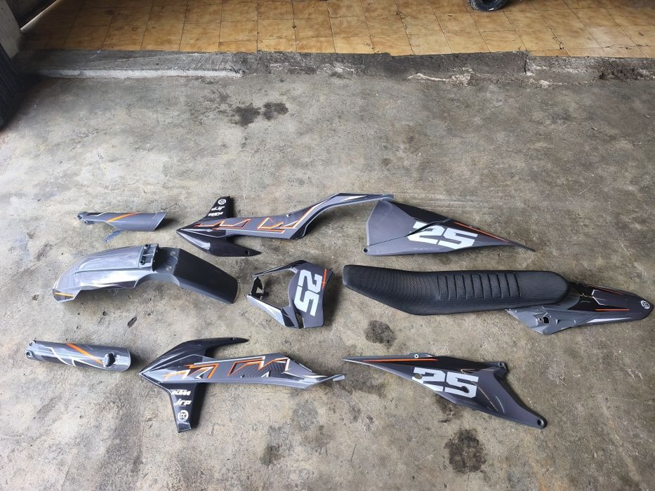 vendo kit plásticos KTM 2022 como novo