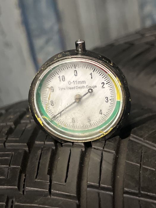 *Opona Continental 225/40/18 para