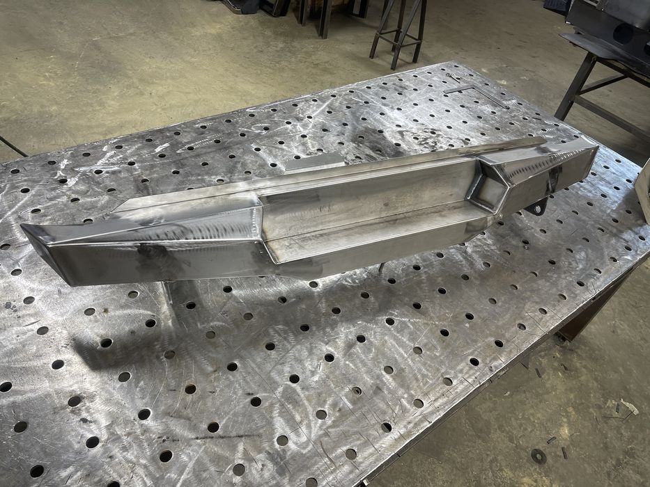 Бампер Toyota Hilux