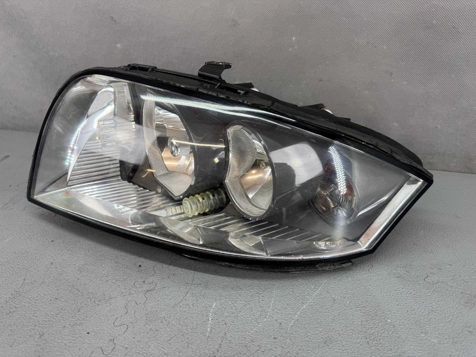 Audi A2 Lampa Przód Przednia Lewa Oryginalna Valeo EUROPA
