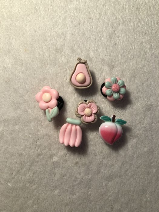 Przypinki do butów crocs