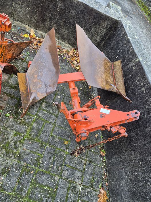 Trator Kubota  185 com tração