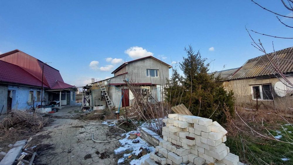 Продажа 2х этажного недостроенного дома а Варваровке!