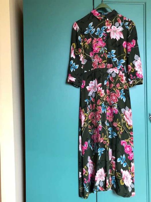Bershka długa sukienka khaki w kwiaty S/M