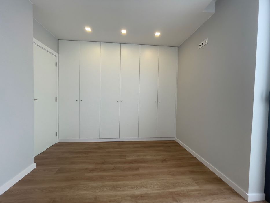 Arrenda-se apartamento T2 - Oliveirinha - Aveiro