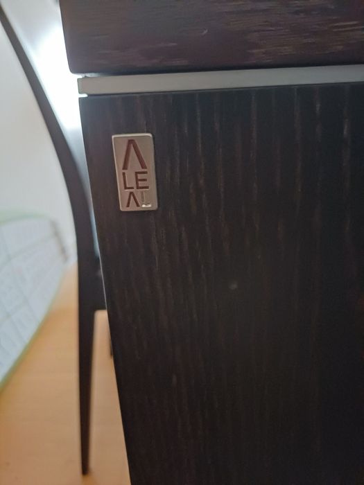 Mesa de Sala Extensível + 8 Cadeiras — Muito Sólida e em Excelente Est