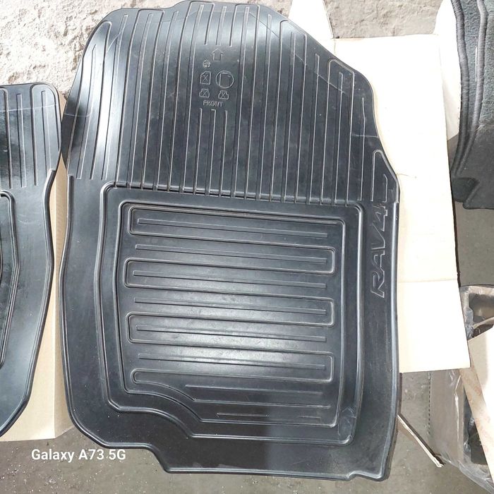 Продам коврики на РАВ-4 2015 2018