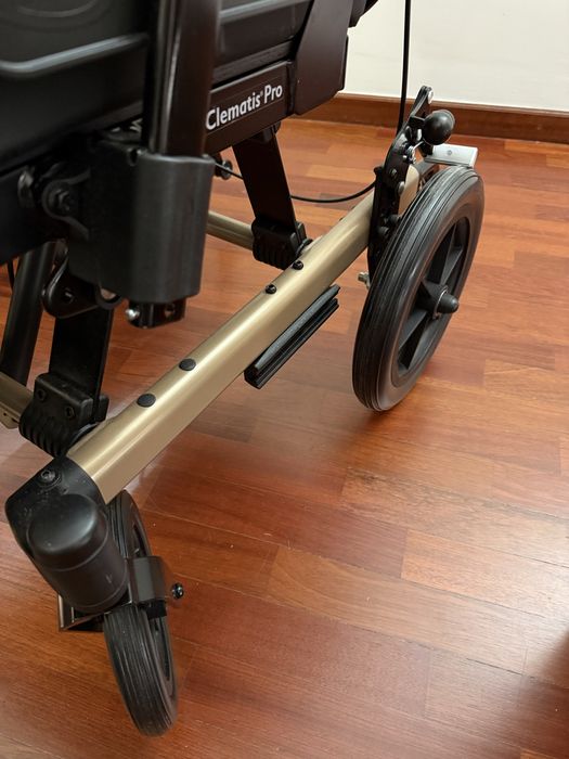 Cadeira de Rodas Invacare Rea Clematis Pro | Reclinável e Conforto Top
