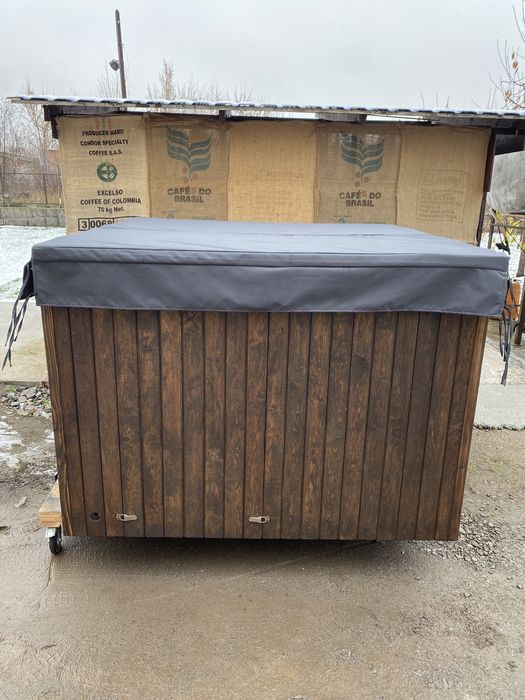 Гарячий спа чан