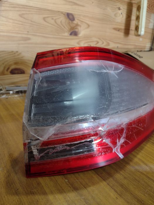 Форд s max задня фара