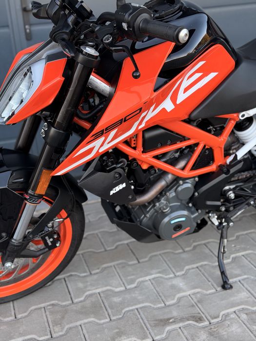 Мотоцикл KTM Duke 390