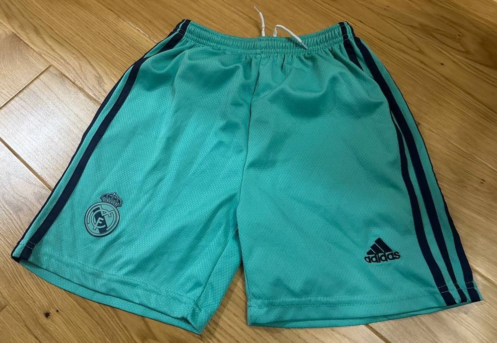 Бірюзові футбольні шорти Adidas Real Madrid на 12-15 років