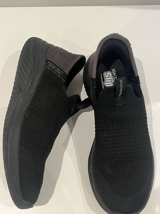 Ténis Scketchers pretos “slip-in” 34