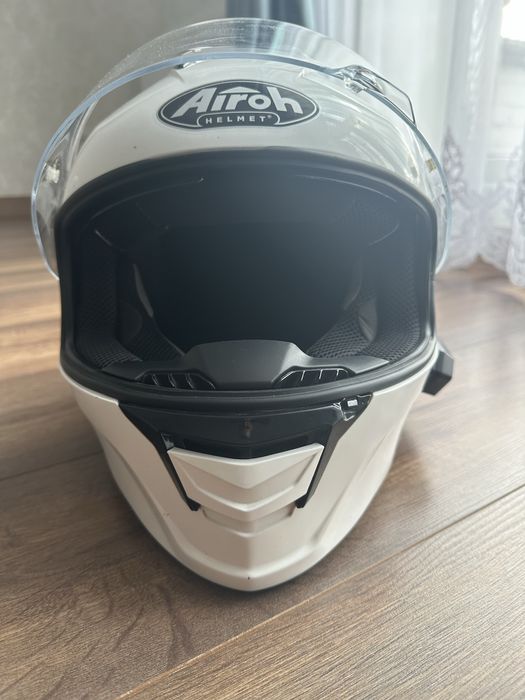 Продам шлем Airoh Spark