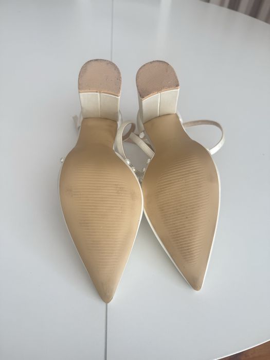 Buty czółenka ślubne z perełkami