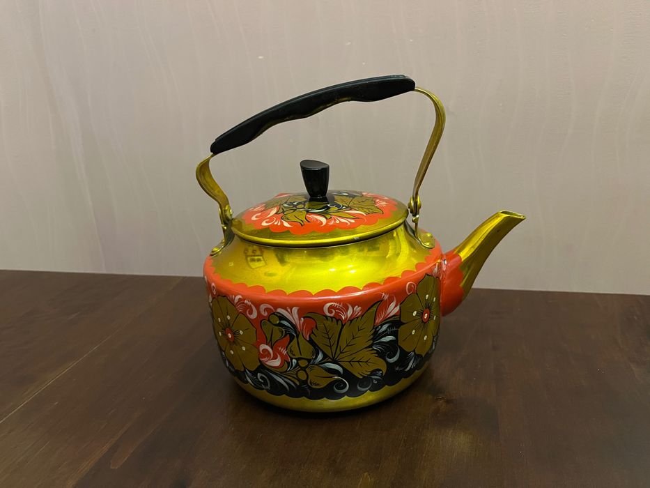 Чайник розписний. Дуже гарний стан.