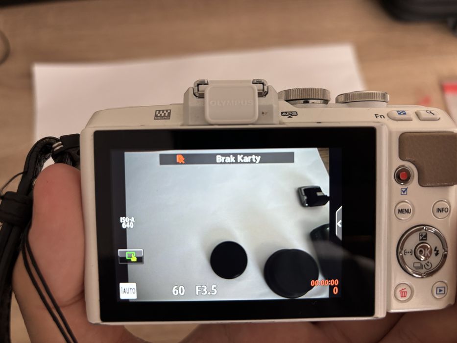 Olympus PEN E-PL7 z dodatkami